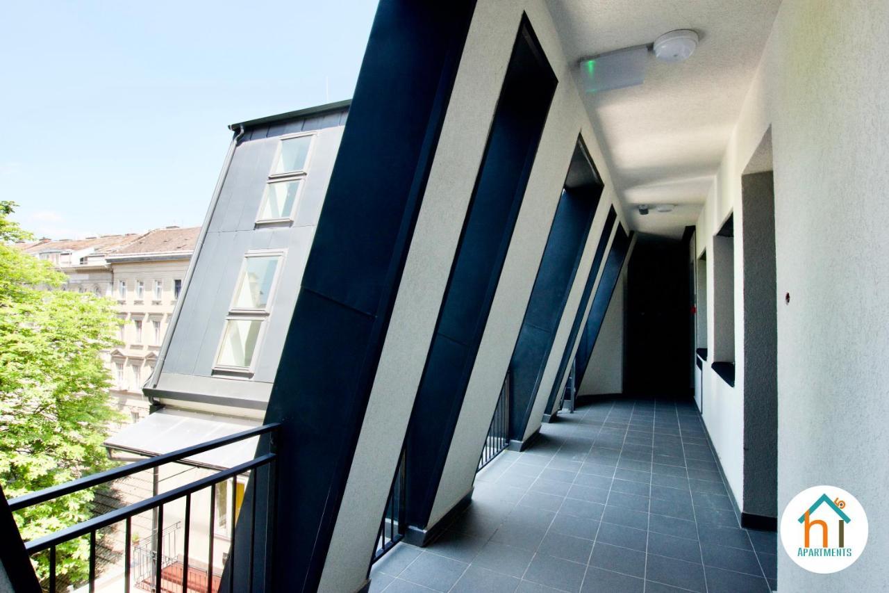 Premium Apartment By Hi5 - Penthouse Studio + Rooftop Budapest Bagian luar foto