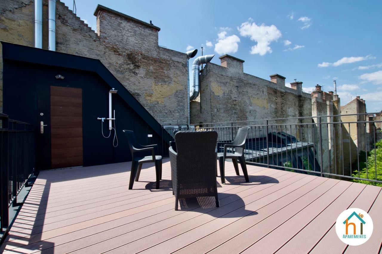 Premium Apartment By Hi5 - Penthouse Studio + Rooftop Budapest Bagian luar foto
